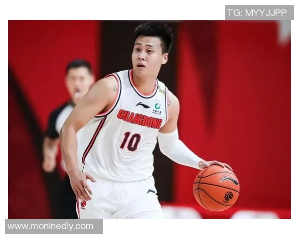 赵睿引领新潮流篮球风尚展现年轻力量与团队精神的完美结合